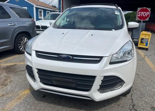 White 2013 Ford Escape SE
