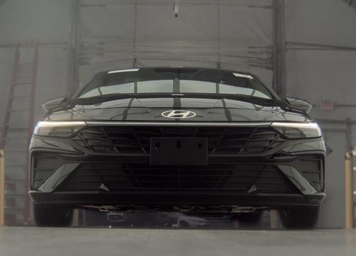 Black 2025 Hyundai ELANTRA SE