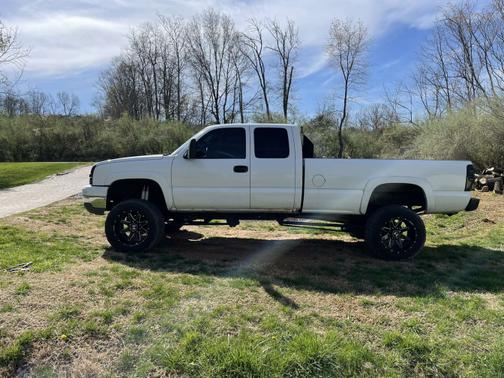 2004 Chevrolet Silverado 2500 Work Truck