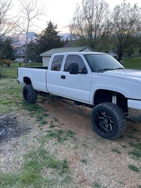 2004 Chevrolet Silverado 2500 Work Truck