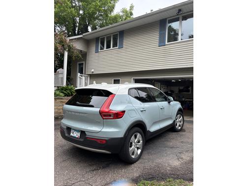 2019 Volvo XC40 T5 Momentum