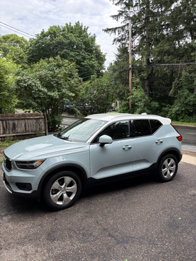2019 Volvo XC40 T5 Momentum