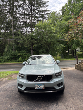 2019 Volvo XC40 T5 Momentum