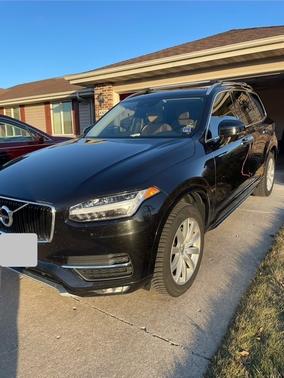 2016 Volvo XC90 T6 Momentum