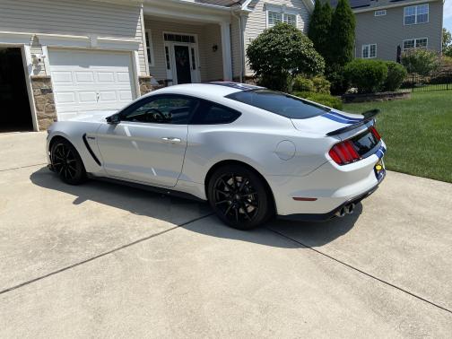 2017 Ford Shelby GT350 Base