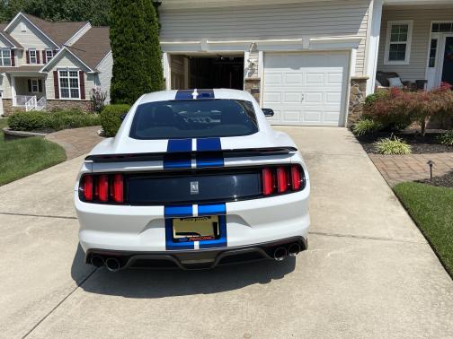 2017 Ford Shelby GT350 Base
