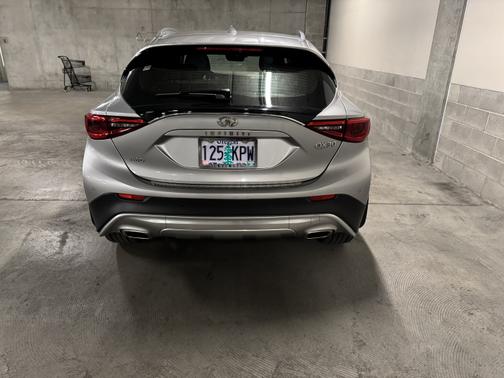 2018 INFINITI QX30 Premium