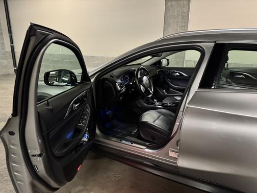 2018 INFINITI QX30 Premium