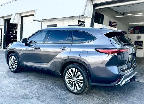 Gray 2021 Toyota Highlander Platinum