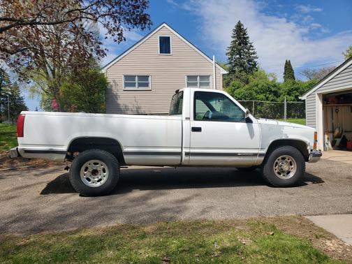White 1994 Chevrolet 2500 Cheyenne