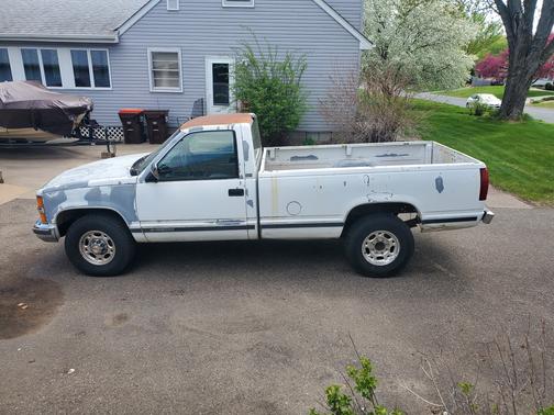 White 1994 Chevrolet 2500 Cheyenne