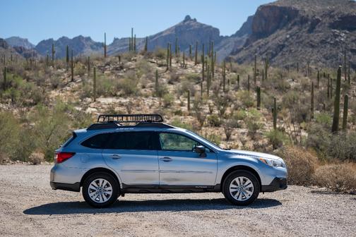 Silver 2017 Subaru Outback 2.5i