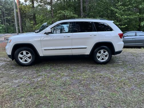 White 2012 Jeep Grand Cherokee Laredo
