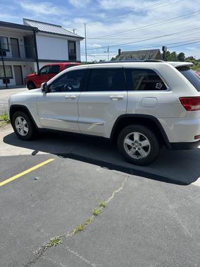 White 2012 Jeep Grand Cherokee Laredo