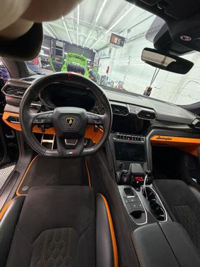 Black 2023 Lamborghini Urus S