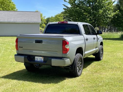 Photo 3 of 6 of 2021 Toyota Tundra SR5
