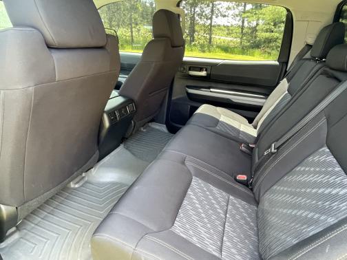 Photo 6 of 6 of 2021 Toyota Tundra SR5