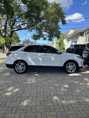 White 2018 Chevrolet Equinox Premier w/1LZ
