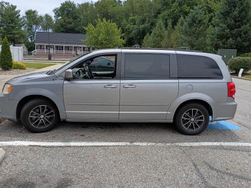 Gray 2016 Dodge Grand Caravan R/T