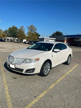 2010 Lincoln MKS Base