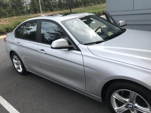 Photo 3 of 10 of 2014 BMW 320 i xDrive