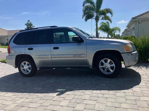 Silver 2004 GMC Envoy SLE