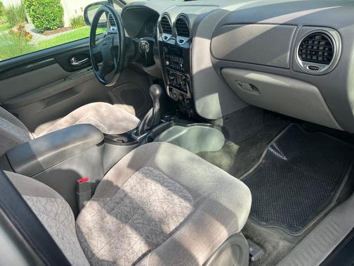 Silver 2004 GMC Envoy SLE