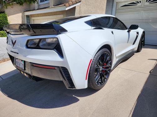 White 2017 Chevrolet Corvette Z06