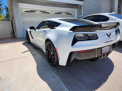 White 2017 Chevrolet Corvette Z06
