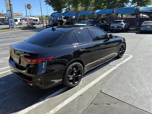 Black 2019 Alfa Romeo Giulia Ti