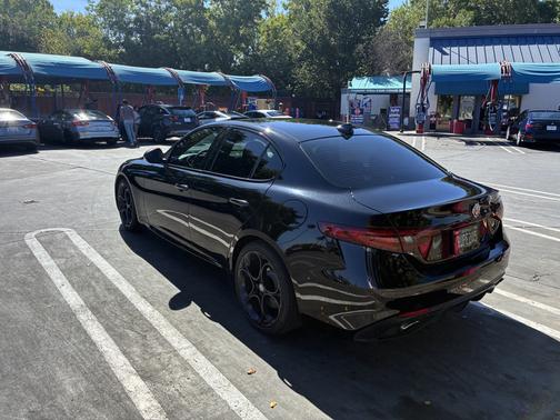 Black 2019 Alfa Romeo Giulia Ti