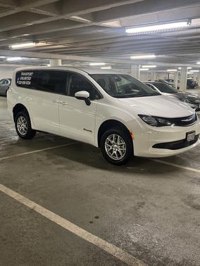 2022 Chrysler Voyager LX