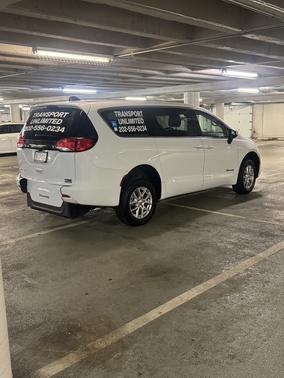 2022 Chrysler Voyager LX