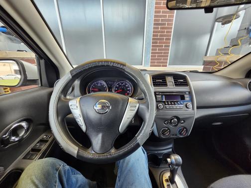 Silver 2016 Nissan Versa 1.6 SV