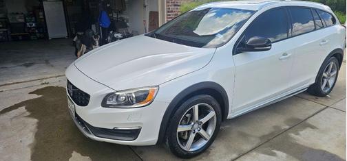 2015 Volvo V60 Cross Country T5 Platinum