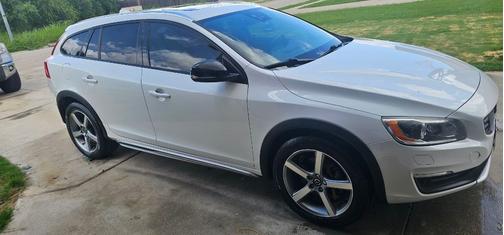 2015 Volvo V60 Cross Country T5 Platinum