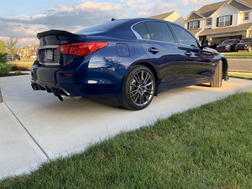 2016 INFINITI Q50 3.0t Red Sport 400