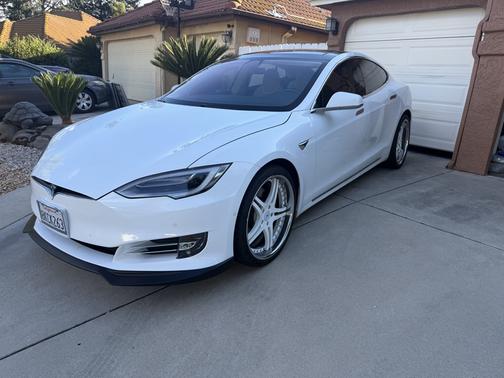 White 2018 Tesla Model S 100D