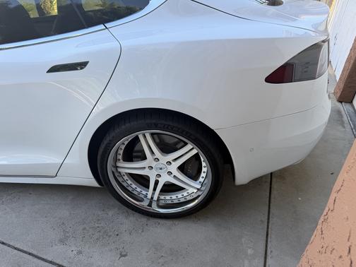 White 2018 Tesla Model S 100D