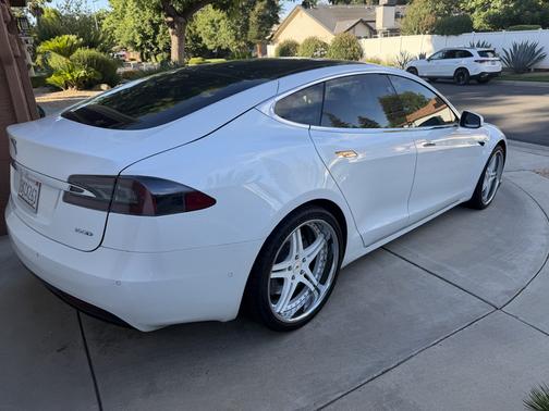 White 2018 Tesla Model S 100D