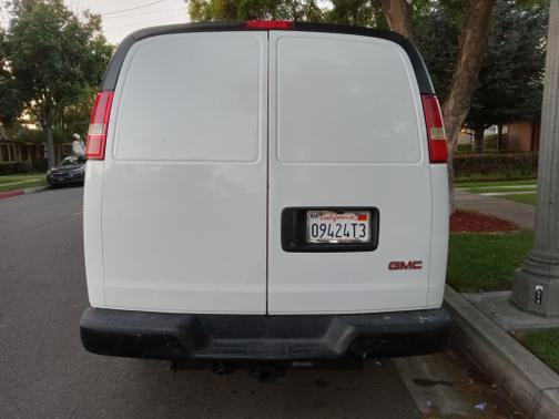 White 2014 GMC Savana 2500 Work Van