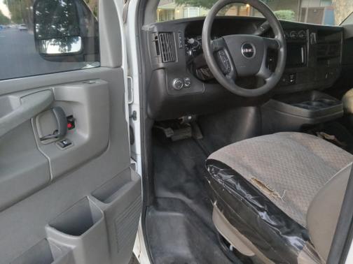 White 2014 GMC Savana 2500 Work Van