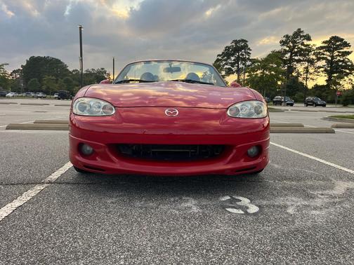 Red 2003 Mazda MX-5 Miata Base