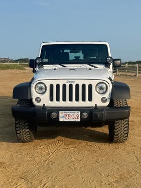 White 2017 Jeep Wrangler Rubicon
