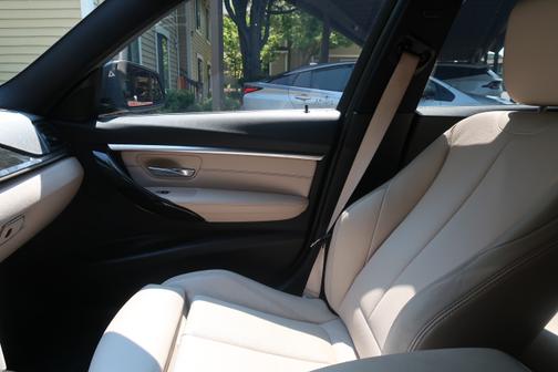 2018 BMW 330 i