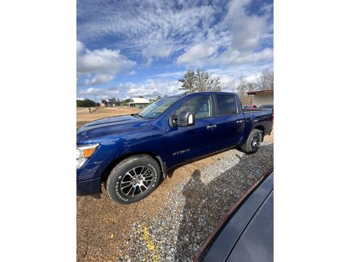 2021 Nissan Titan SV