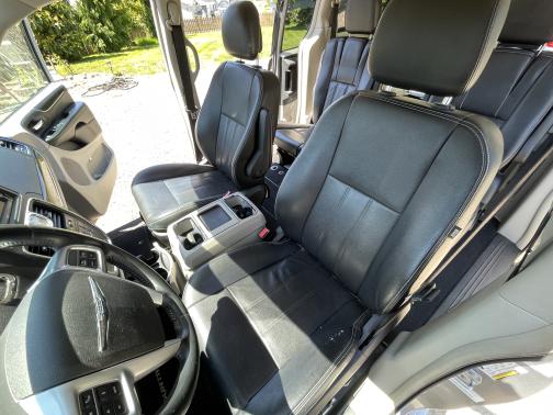 2013 Chrysler Town & Country Touring