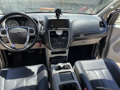 2013 Chrysler Town & Country Touring