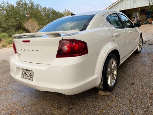 2012 Dodge Avenger SE