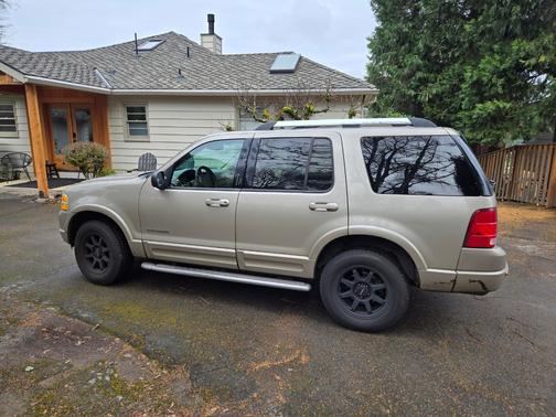 2005 Ford Explorer Limited